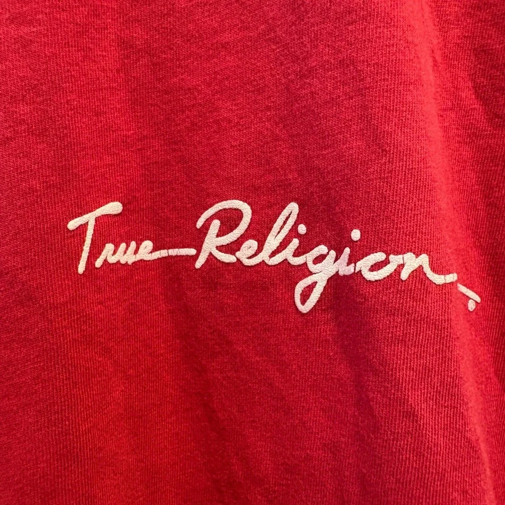 True Religion Men Large Red T Shirt Script Logo California Style USA Made Cotton